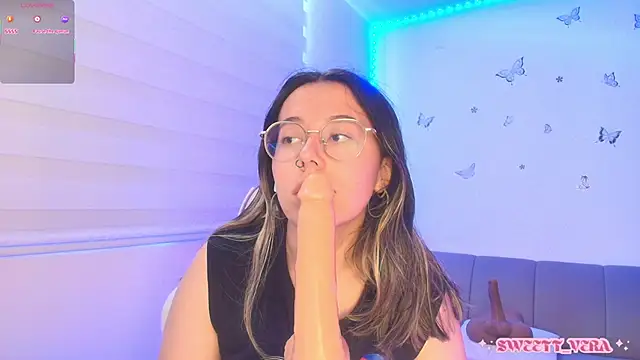 sweettvera Chat XXX live
