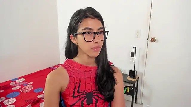 XXX chat uživo modela Mazikeen__18