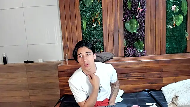 צ'אט XXX בשידור חי של Andy_Joy_