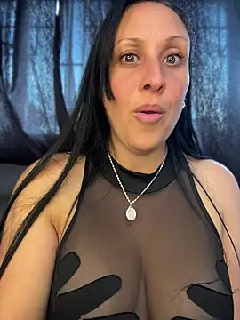 Cloe-Fire Chat XXX live