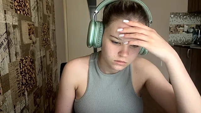 XXX chat uživo modela HellyRay