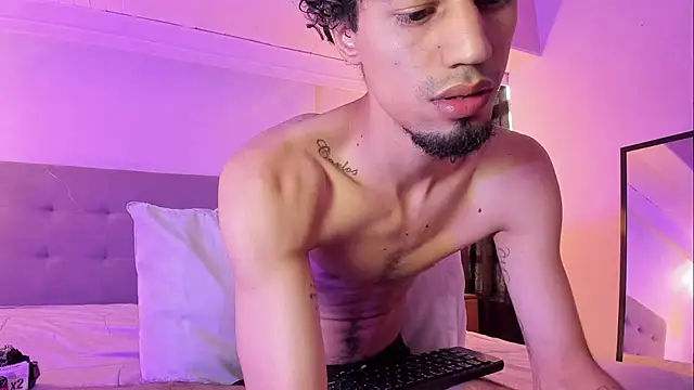 XXX chat uživo modela MichaelEvanss_