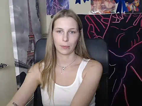 StrangerGi's Live XXX Chat