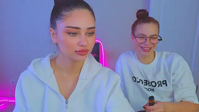 XXX chat uživo modela Sofia_Plump