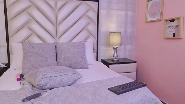 XXX chat uživo modela BriannaBunnyy