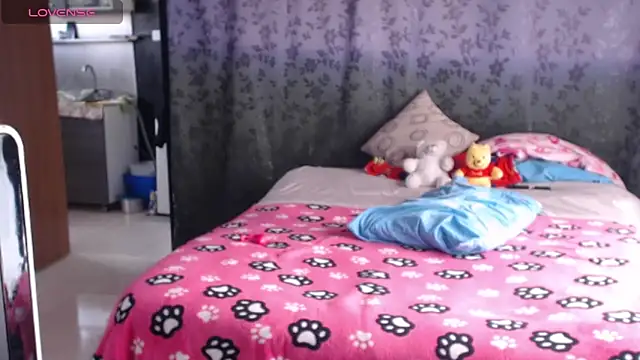 XXX chat uživo modela miia-big1boobs_
