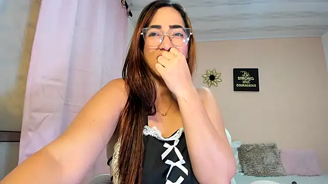 XXX chat uživo modela TamiDesire