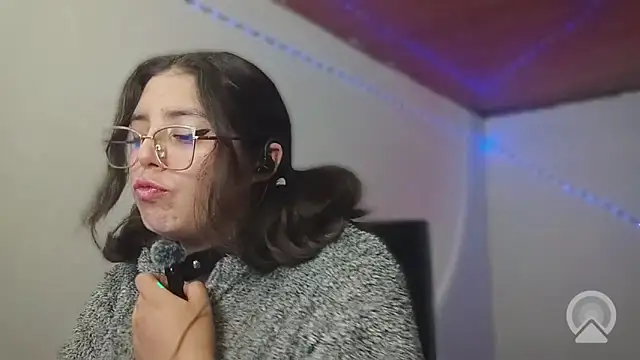 XXX chat uživo modela Pao_Ly