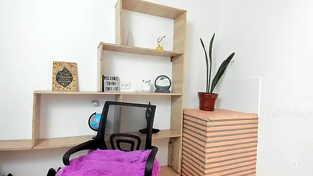 XXX chat uživo modela LinaBrowm