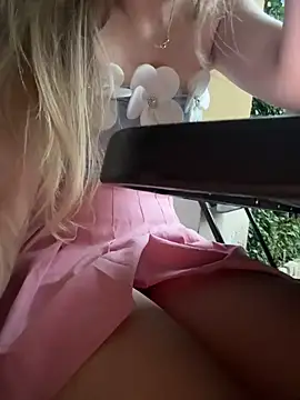 XXX chat uživo modela Pussyinpublic