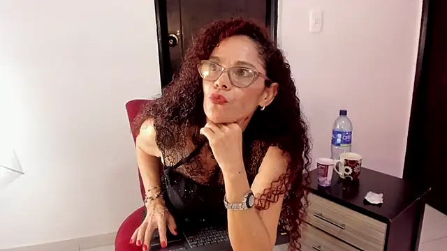 Chat XXX ao vivo de kataleya_saenz1