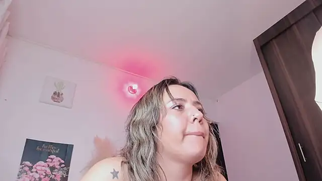 miaapril Adlı Modelin Canlı XXX Sohbeti