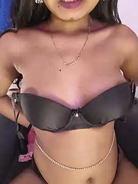 XXX chat uživo modela yhona_darling
