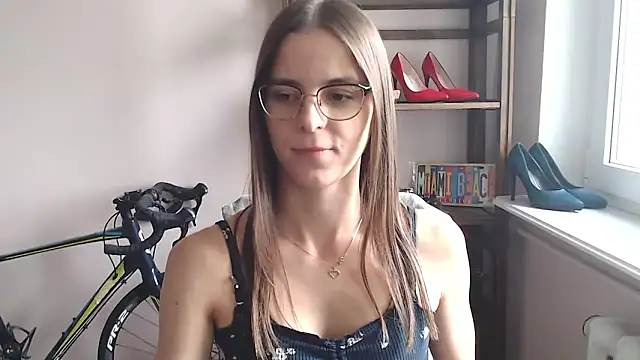 XXX chat uživo modela love_megi
