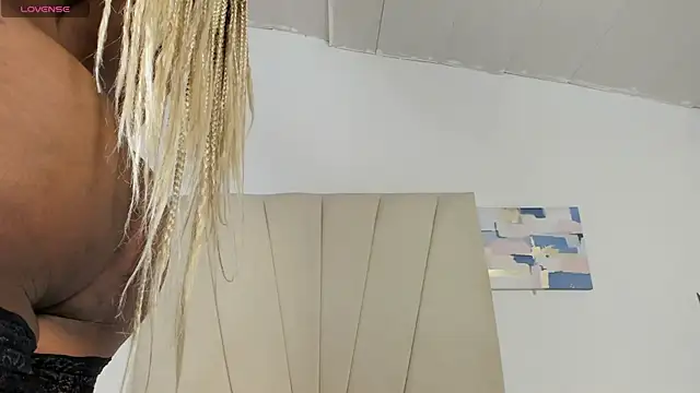 XXX chat uživo modela Sophia_Ebony