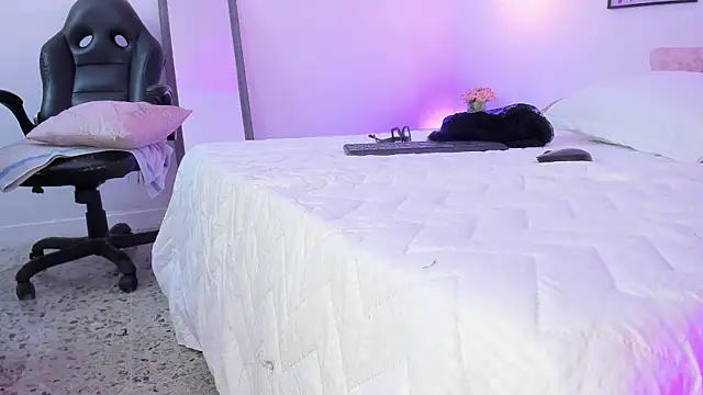 XXX chat uživo modela camiladuke7