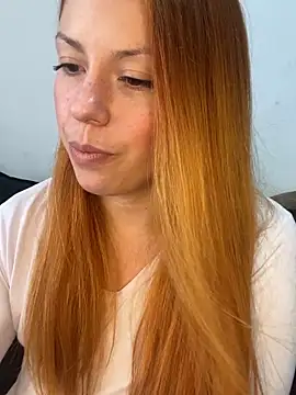 XXX chat uživo modela gingerninna