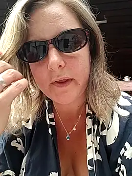 XXX chat uživo modela SwedishJennifer
