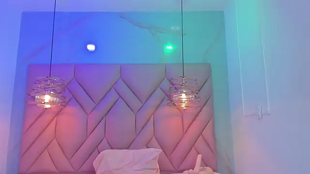 XXX chat uživo modela AngelaaCute_