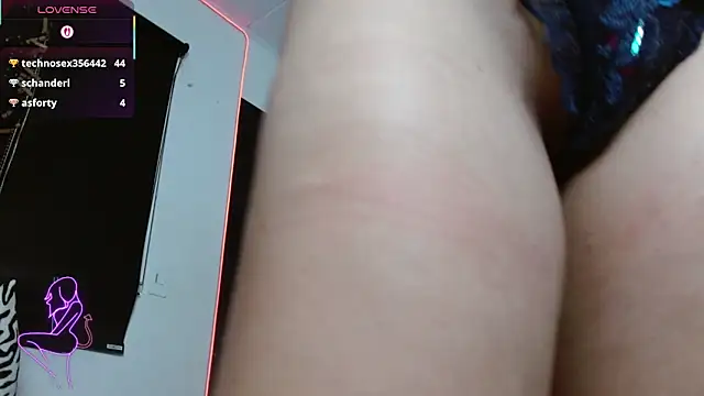 XXX chat uživo modela LunaSub69_