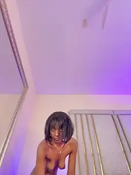 Show modela Keirahartz na web-kameri