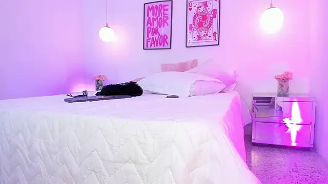 XXX chat uživo modela camiladuke7