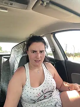 XXX chat uživo modela Naira_Dan
