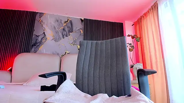XXX chat uživo modela CarolineFyre