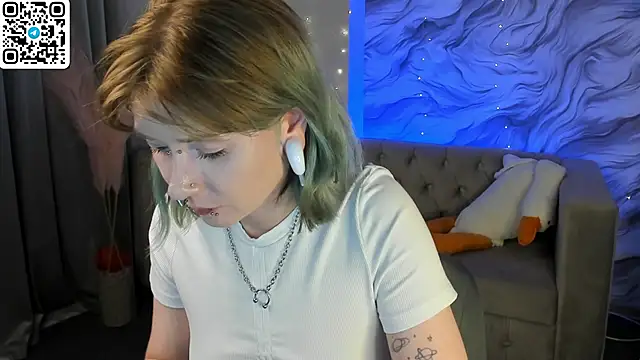 XXX chat uživo modela Elira_Vane