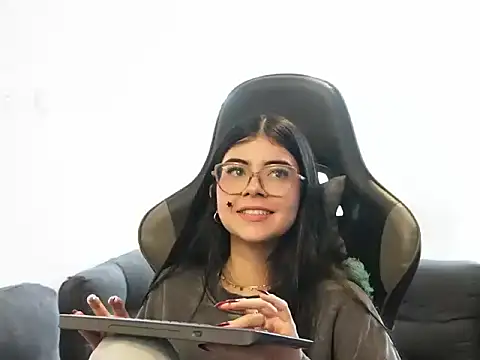 Chat XXX en directo de Mia_Storm18