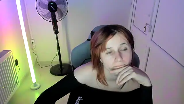 GoldenKiss' Live XXX Chat
