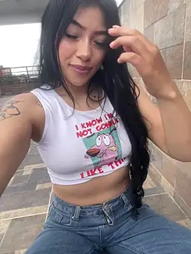 Chatroom XXX en direct de DAKOTA_SAKURA