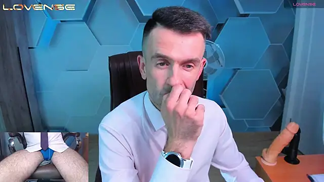 SteveTiger élő XXX-chatje