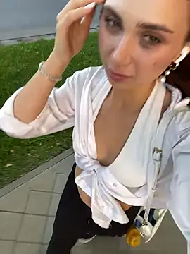 QuitieLia's Live XXX Chat