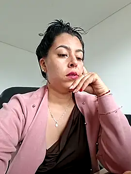 Luianna Chat XXX live