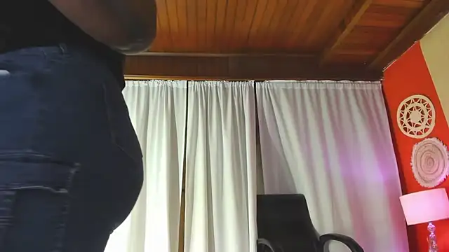 NikollSalas Chat XXX in diretta