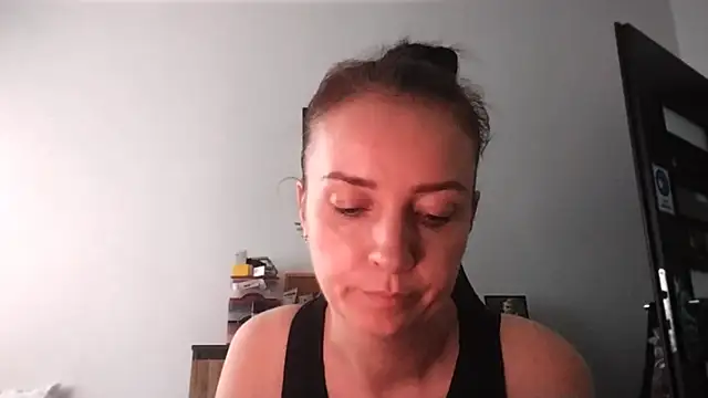 XXX chat uživo modela JenniferAlone