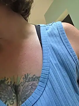 Show modela julimonroe na web-kameri