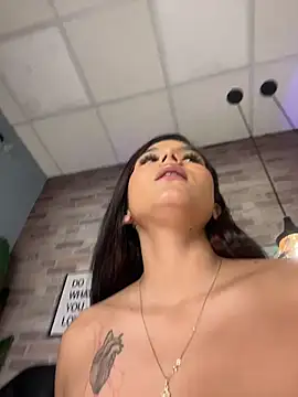 Chatroom XXX en direct de CherrySmirkXXX