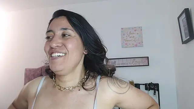 violeta_scott Chat XXX in diretta