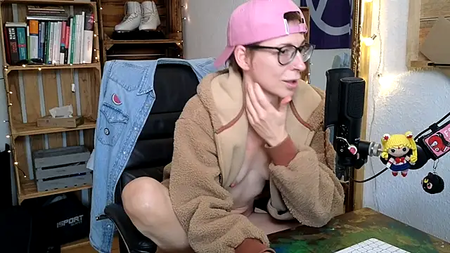 XXX chat uživo modela Antifistin