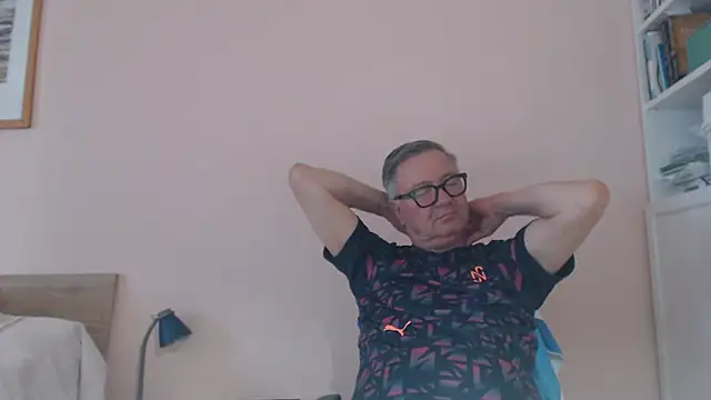 YOU6me élő XXX-chatje