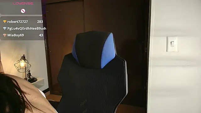 XXX chat uživo modela KendaallFox_