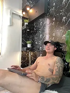 Chat +18 de Alexander_ferre ao vivo
