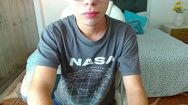 jack__tomas 即時 XXX 聊天