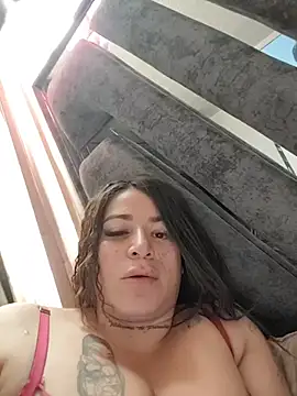 Chat XXX en directo de Emily_Kooper