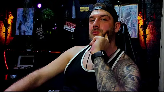 XXX chat uživo modela LexHardy