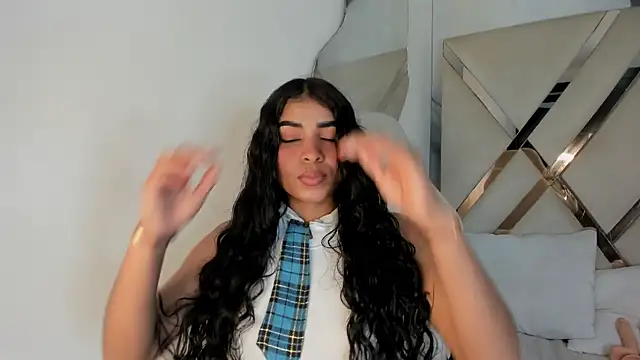 honeyhtx XXX чат на живо