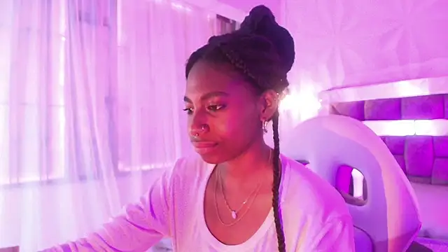 Queen_perla_'s Live XXX Chat