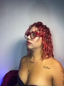 Živý XXX chat PrettyKittyAGT